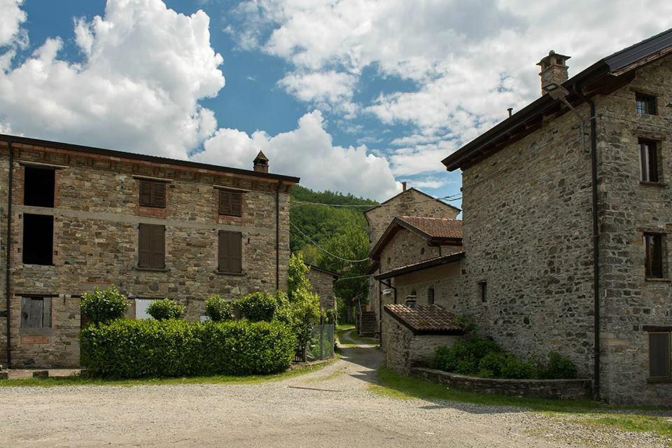 Albergo Diffuso Casa Delle Favole Ferriere Exterior foto